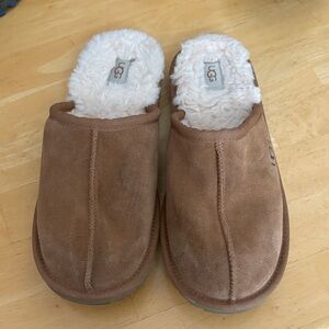 Uggs slippers
